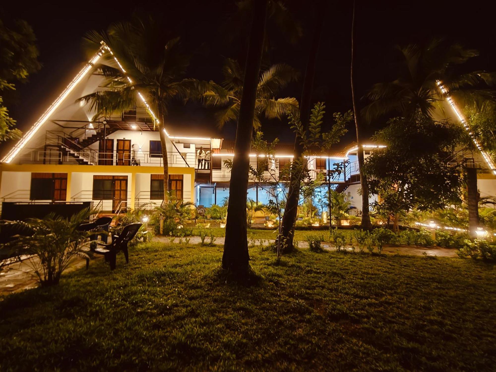 Pv Cottages - Serenity Beach ポンディシェリ エクステリア 写真