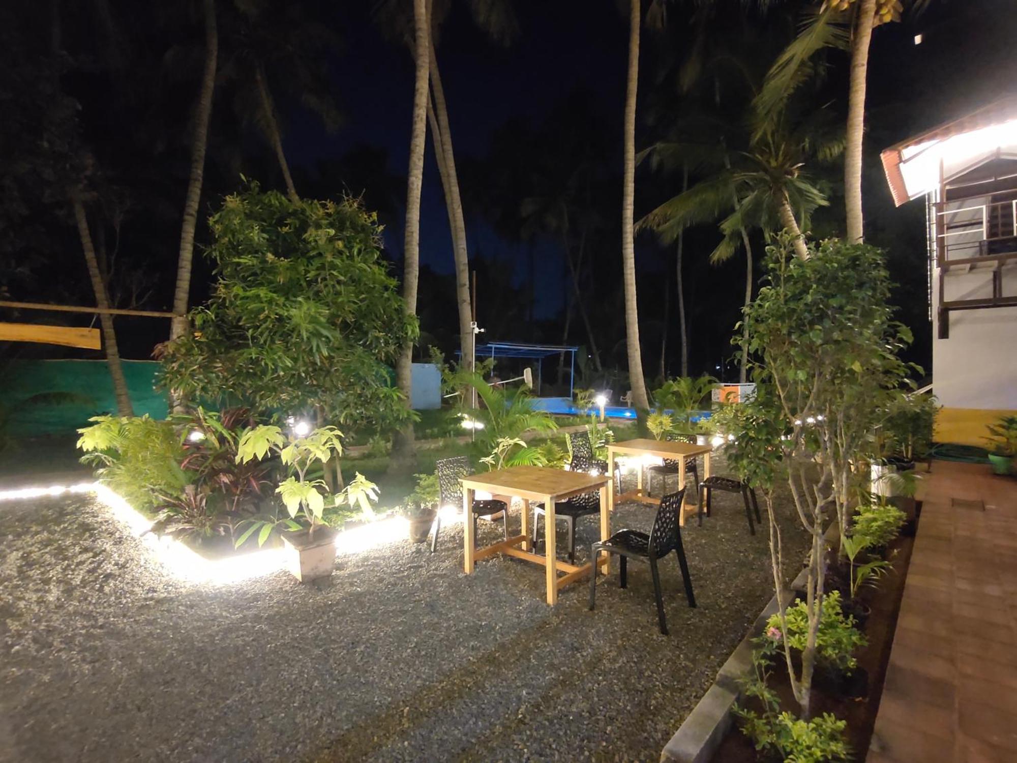 Pv Cottages - Serenity Beach ポンディシェリ エクステリア 写真