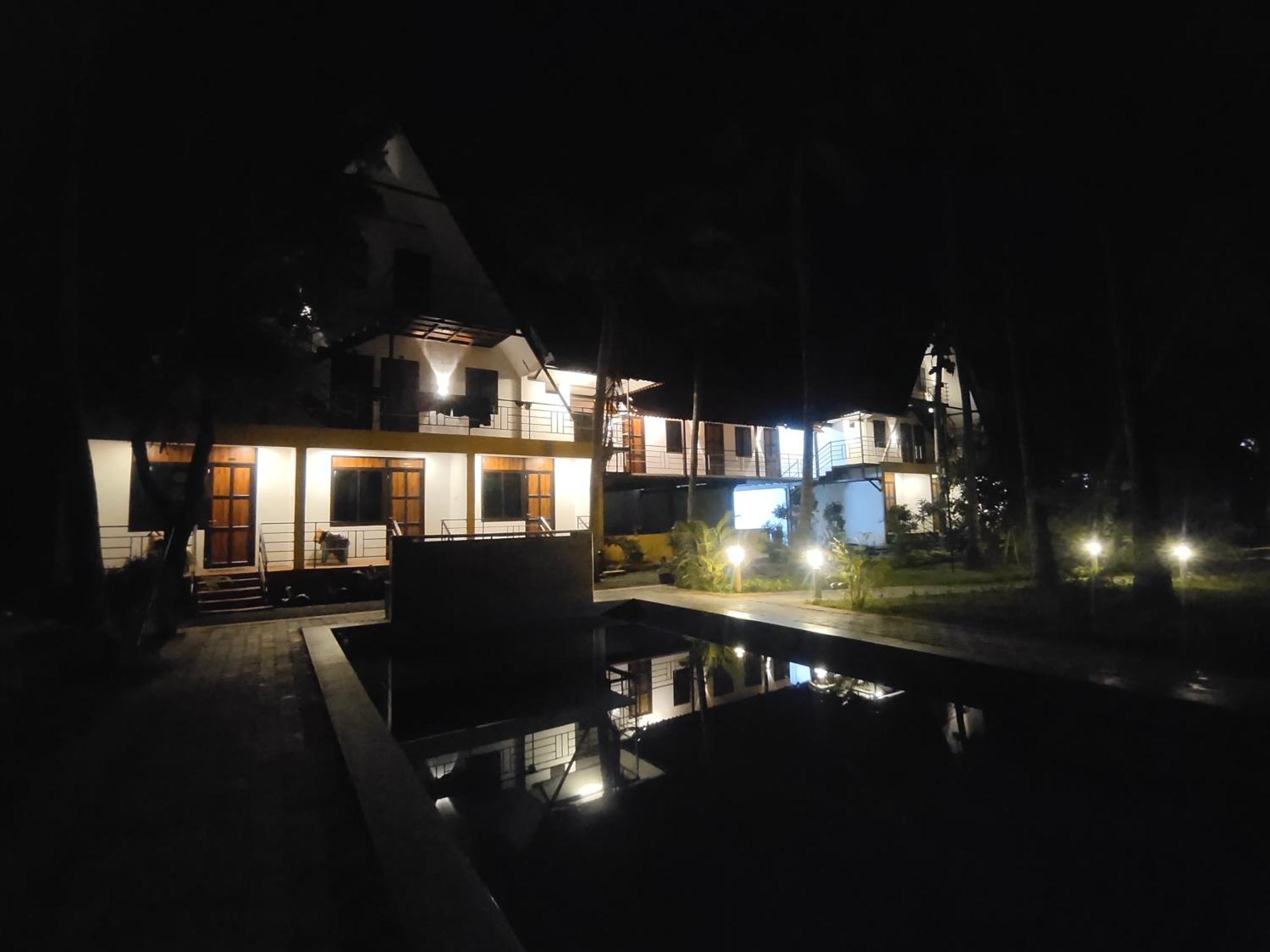 Pv Cottages - Serenity Beach ポンディシェリ エクステリア 写真